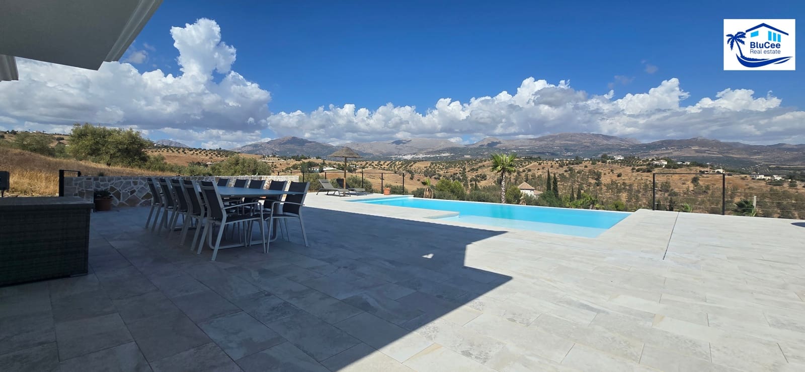4 soverom Villa til salgs i Vinuela med svømmebasseng garasje - € 795 000 (Ref: 9283543)