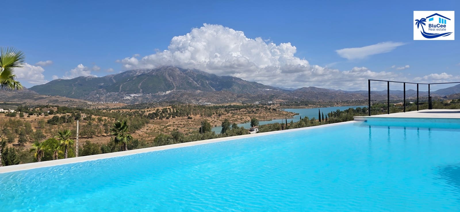 4 soverom Villa til salgs i Vinuela med svømmebasseng garasje - € 795 000 (Ref: 9283543)