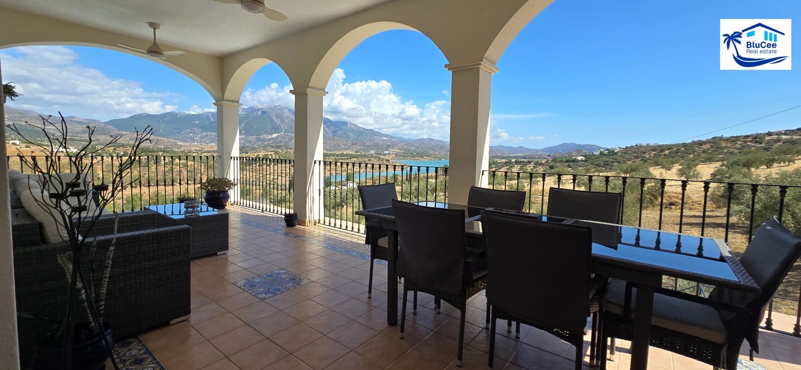 4 soverom Villa til salgs i Vinuela med svømmebasseng garasje - € 795 000 (Ref: 9283543)