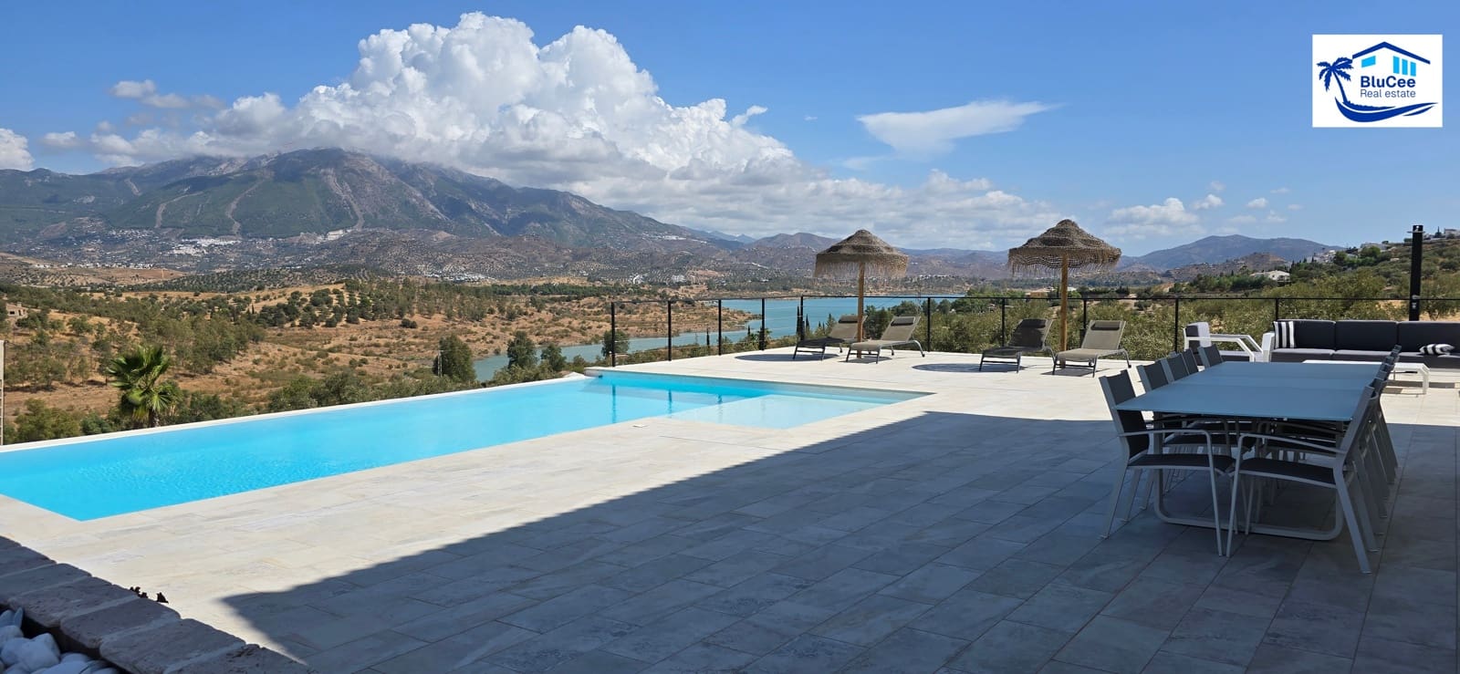 4 soverom Villa til salgs i Vinuela med svømmebasseng garasje - € 795 000 (Ref: 9283543)