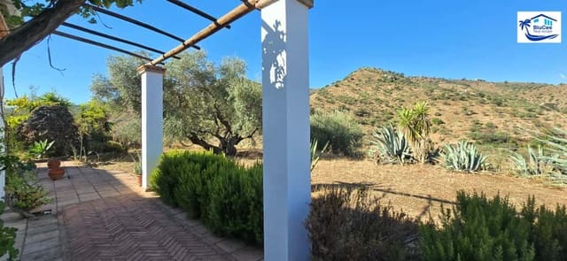 2 bedroom Finca/Country House for sale in Riogordo - € 345,000 (Ref: 9301470)