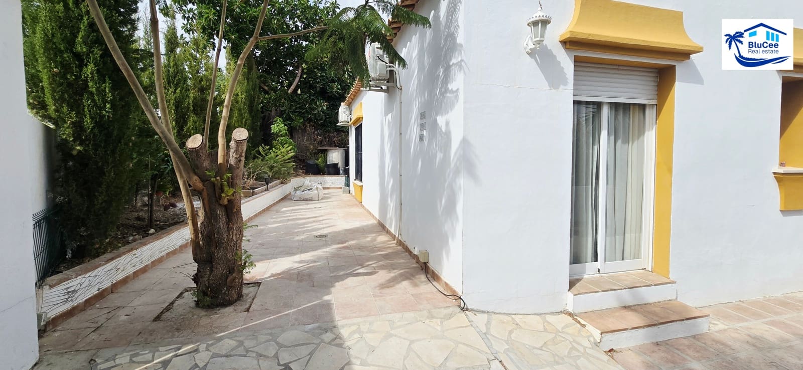 3 soveværelse Villa til salg i Vinuela med swimmingpool garage - € 349.000 (Ref: 9301920)