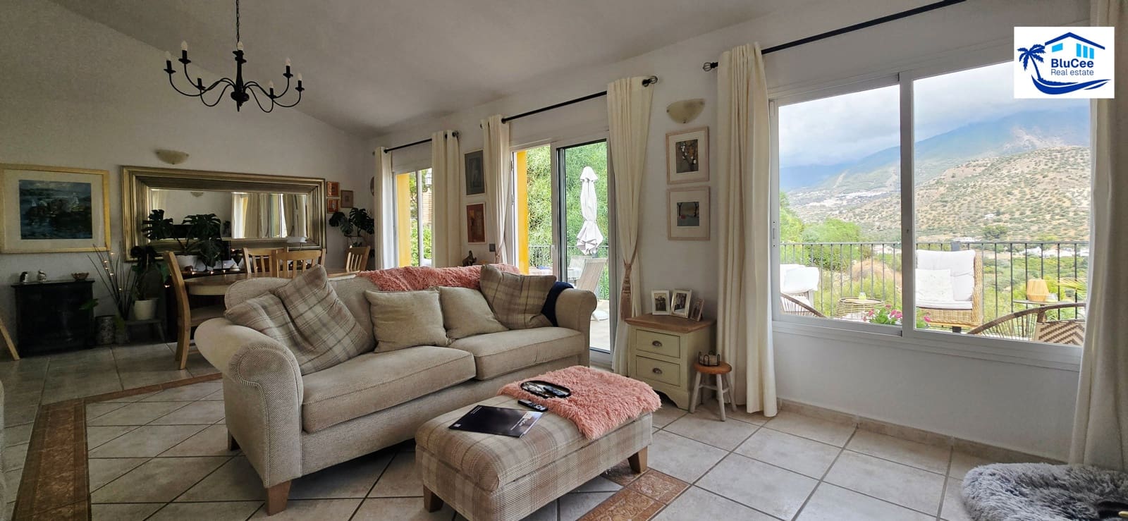 3 soveværelse Villa til salg i Vinuela med swimmingpool garage - € 349.000 (Ref: 9301920)