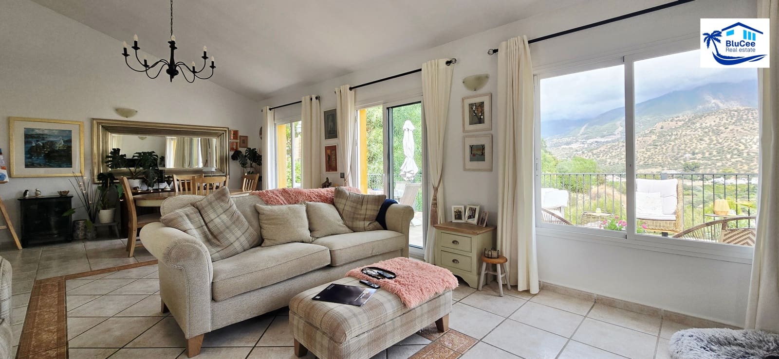 3 soveværelse Villa til salg i Vinuela med swimmingpool garage - € 349.000 (Ref: 9301920)