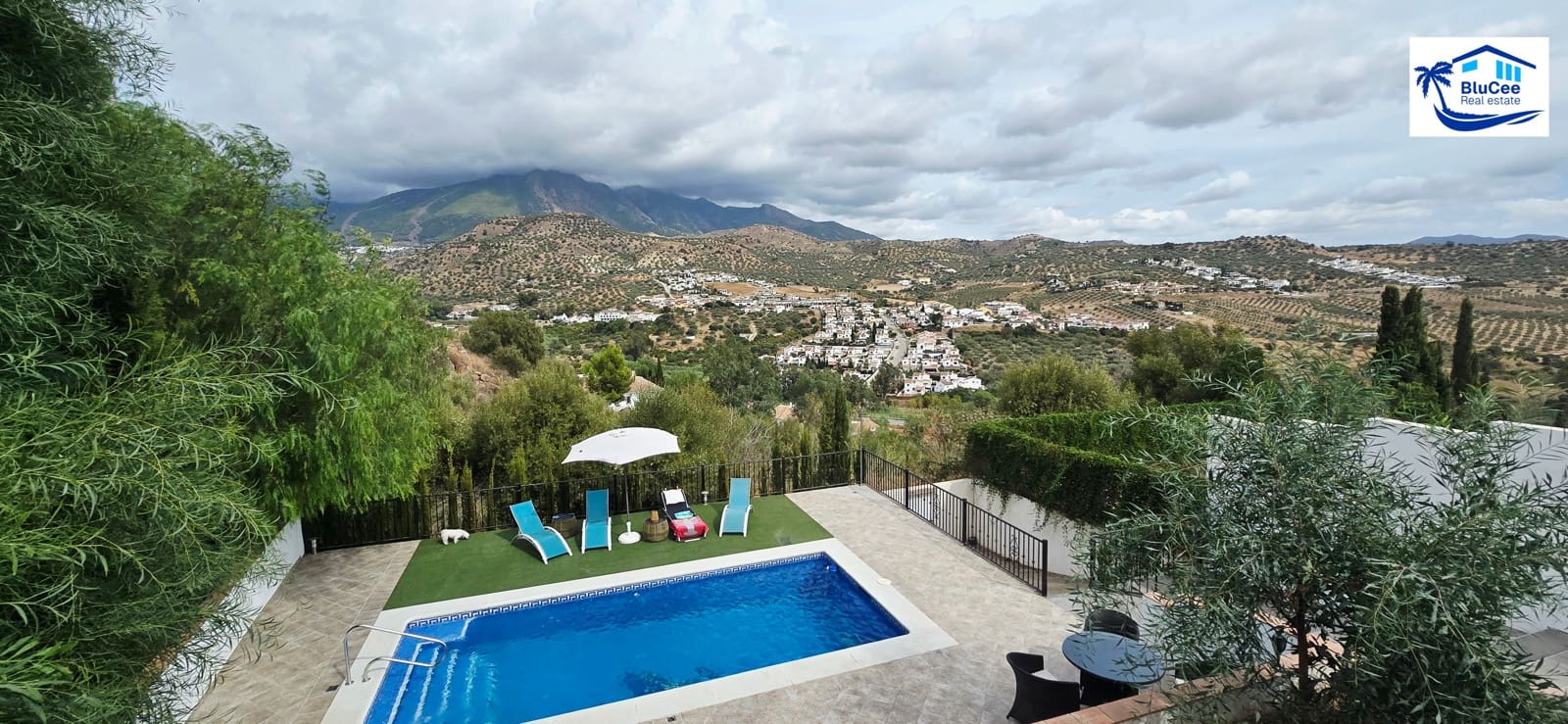 3 soveværelse Villa til salg i Vinuela med swimmingpool garage - € 349.000 (Ref: 9301920)