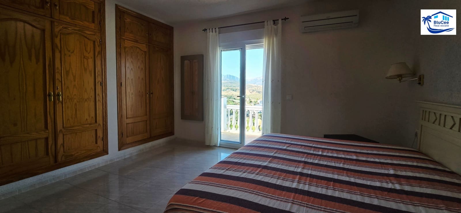 3 soveværelse Villa til salg i Vinuela med swimmingpool garage - € 470.000 (Ref: 9314248)