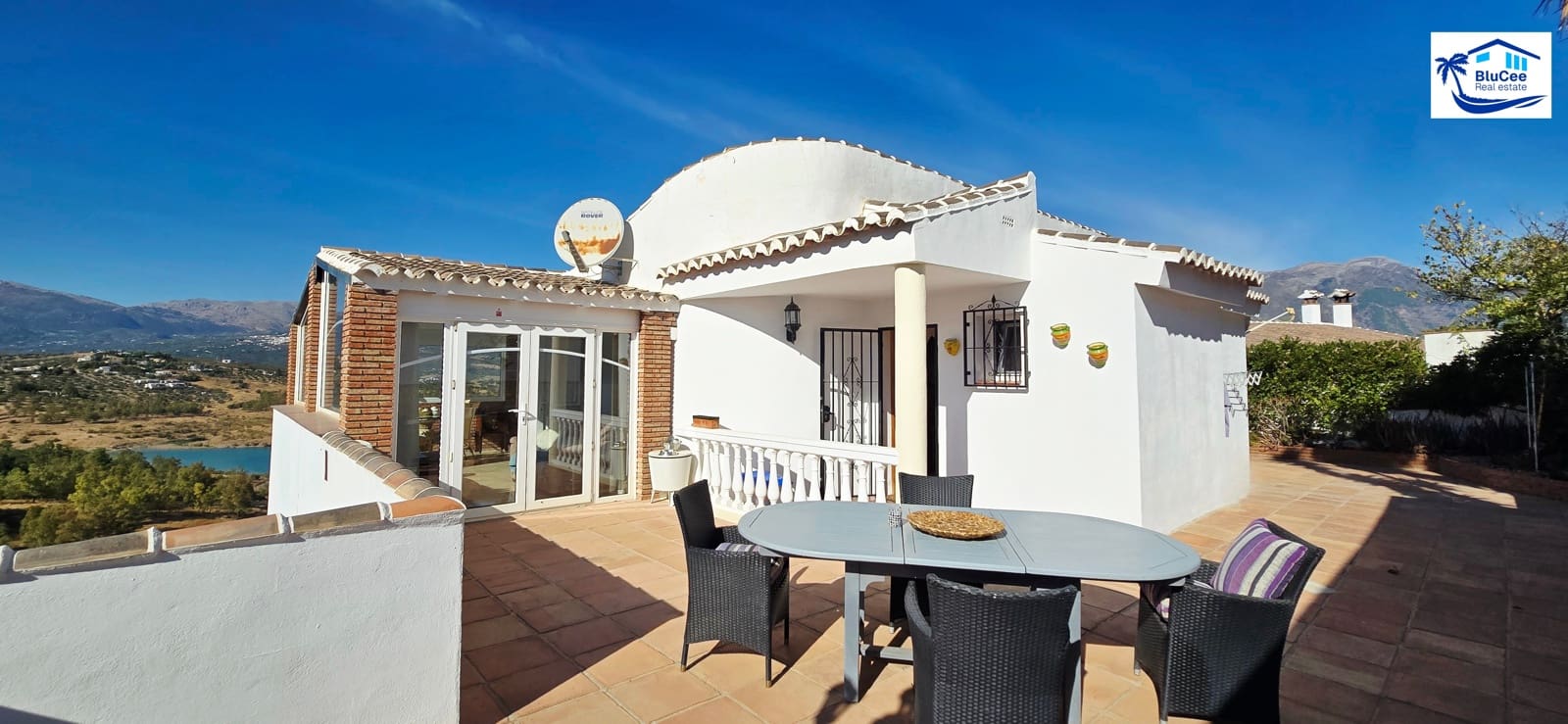 3 soveværelse Villa til salg i Vinuela med swimmingpool garage - € 470.000 (Ref: 9314248)