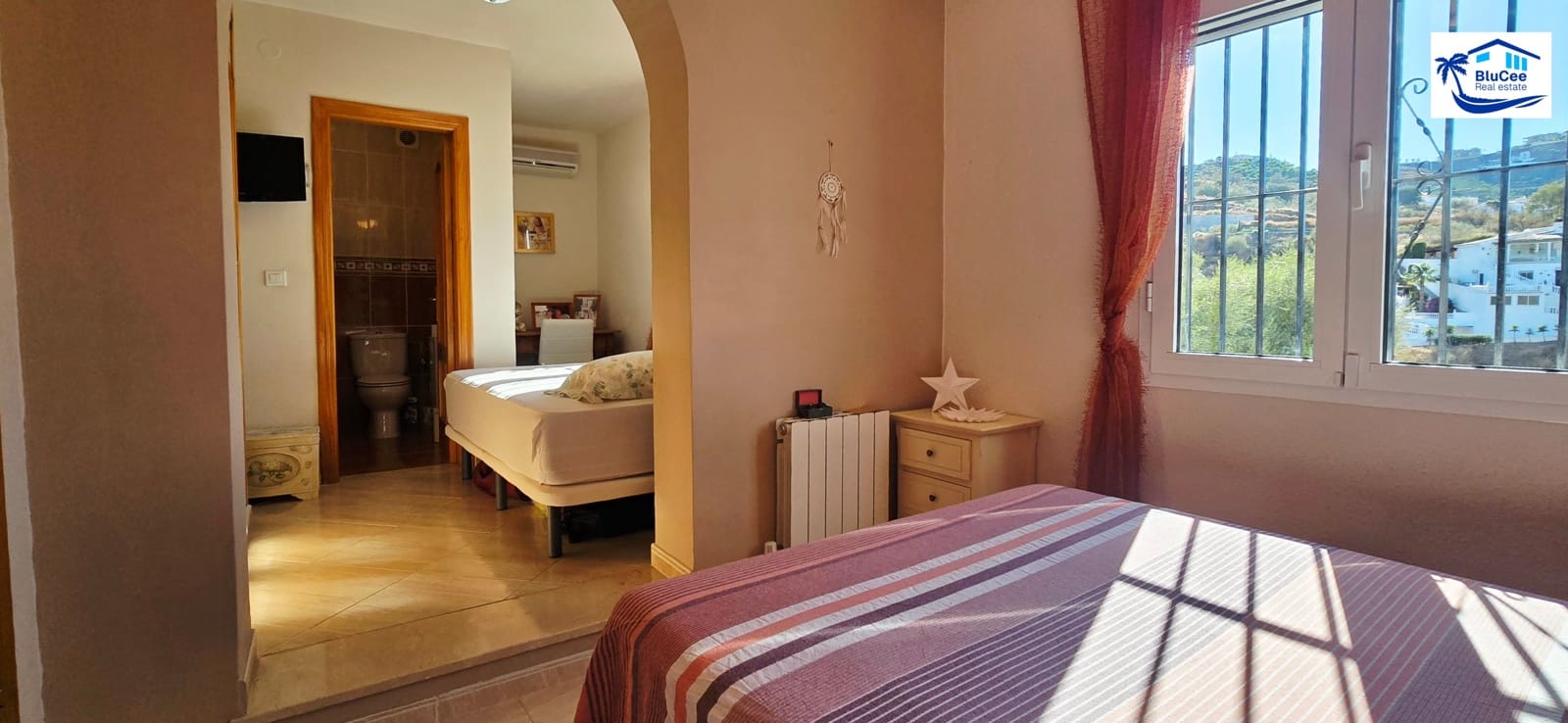 3 soveværelse Villa til salg i Vinuela med swimmingpool garage - € 470.000 (Ref: 9314248)