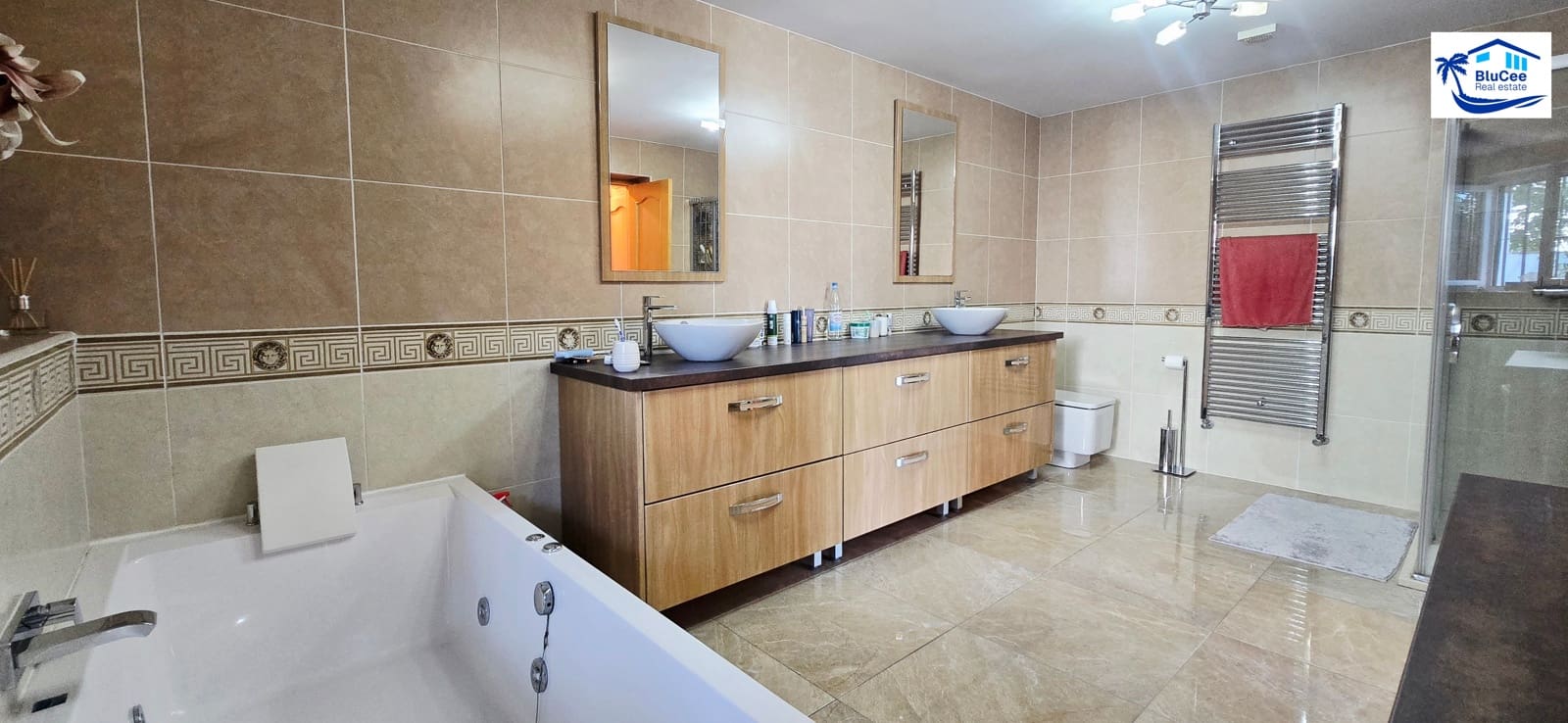 3 soveværelse Villa til salg i Vinuela med swimmingpool garage - € 470.000 (Ref: 9314248)