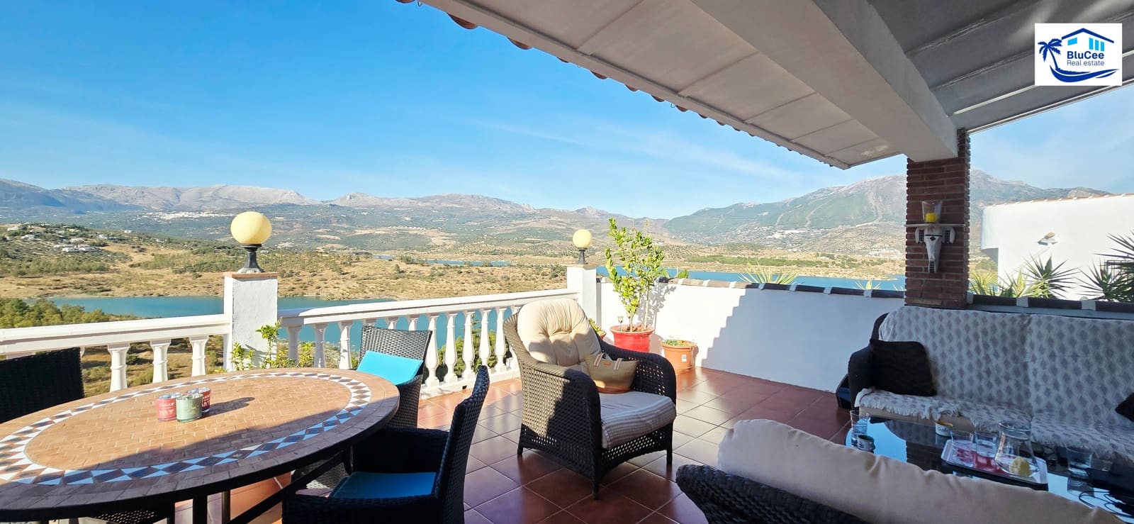 3 soveværelse Villa til salg i Vinuela med swimmingpool garage - € 470.000 (Ref: 9314248)