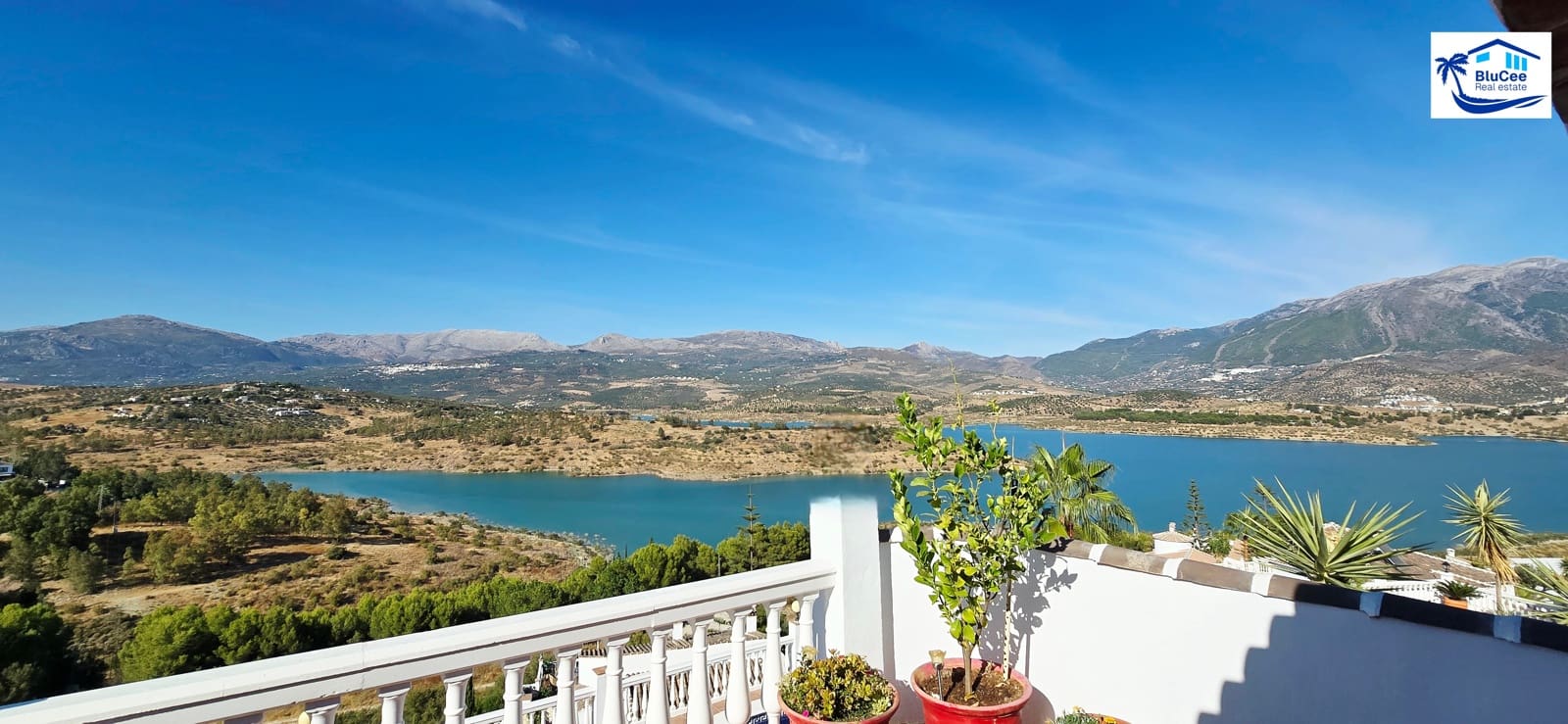 3 soveværelse Villa til salg i Vinuela med swimmingpool garage - € 470.000 (Ref: 9314248)