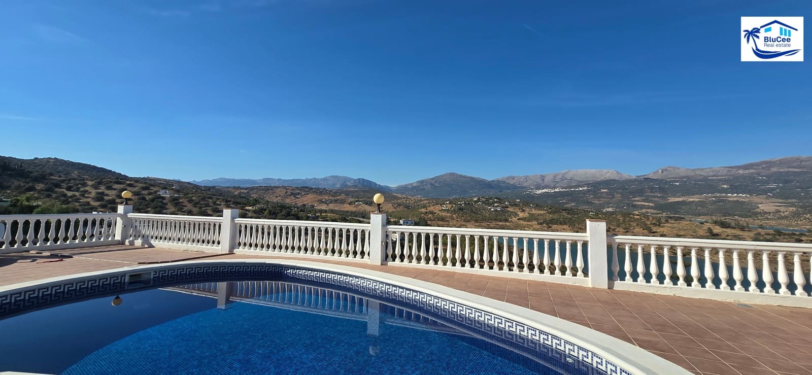 3 soveværelse Villa til salg i Vinuela med swimmingpool garage - € 470.000 (Ref: 9314248)