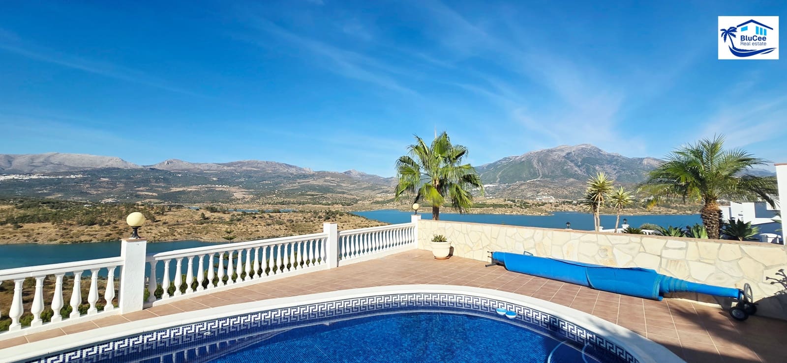 3 soveværelse Villa til salg i Vinuela med swimmingpool garage - € 470.000 (Ref: 9314248)