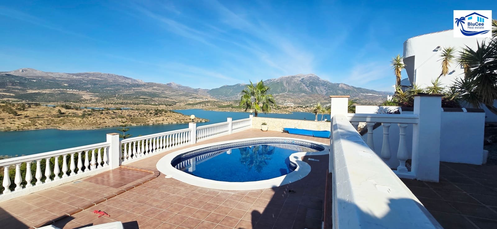 3 soveværelse Villa til salg i Vinuela med swimmingpool garage - € 470.000 (Ref: 9314248)