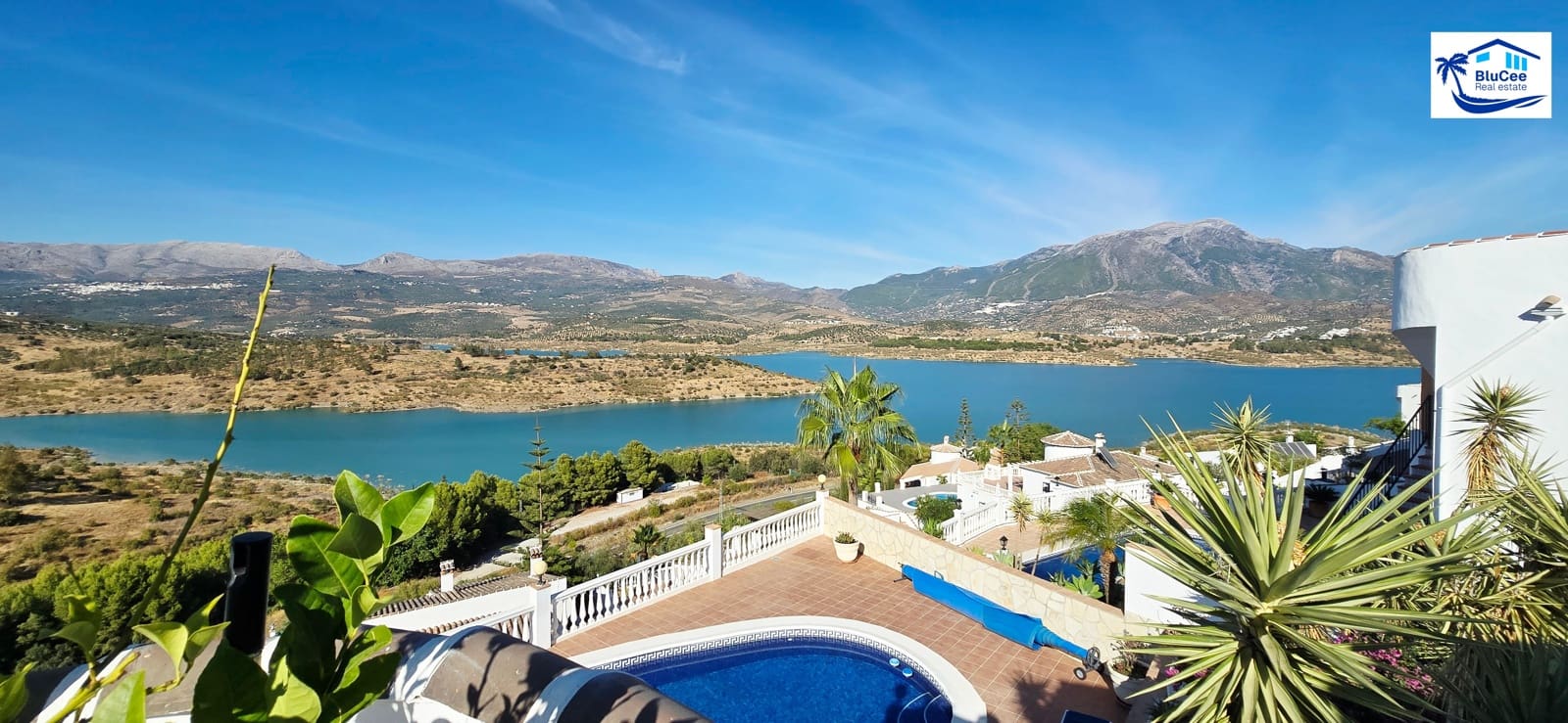 3 soveværelse Villa til salg i Vinuela med swimmingpool garage - € 470.000 (Ref: 9314248)