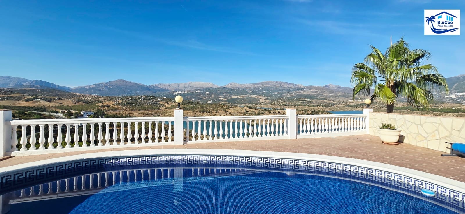 3 soveværelse Villa til salg i Vinuela med swimmingpool garage - € 470.000 (Ref: 9314248)