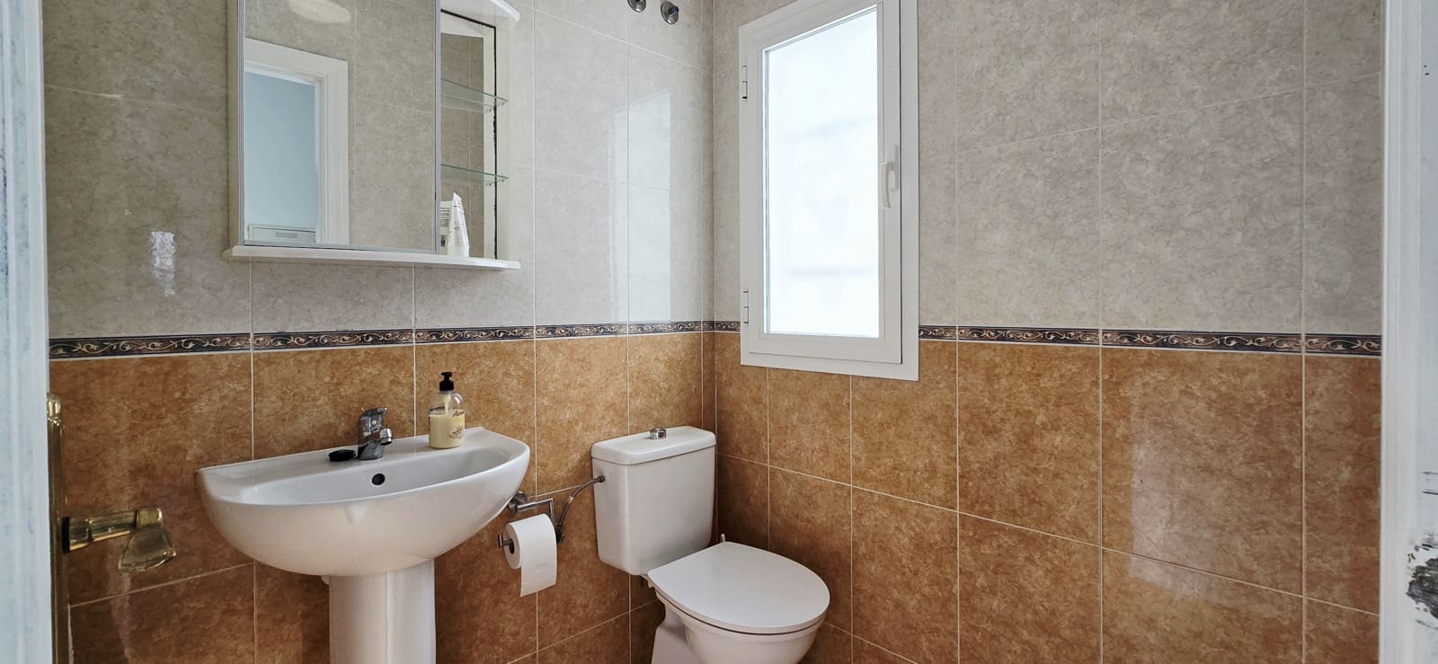 3 soverom Kjedet enebolig til salgs i Mezquitilla med svømmebasseng - € 435 000 (Ref: 9360468)