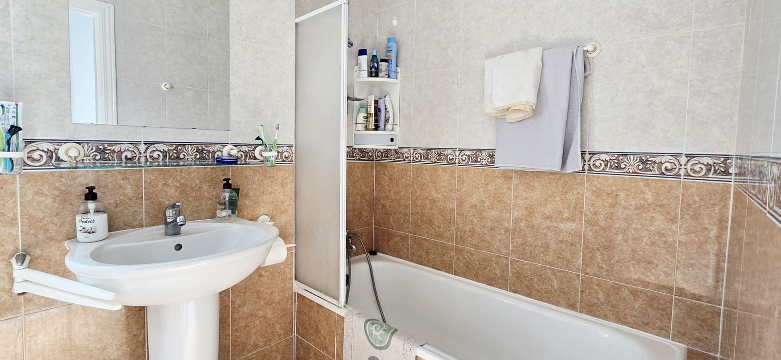 3 soverom Kjedet enebolig til salgs i Mezquitilla med svømmebasseng - € 435 000 (Ref: 9360468)