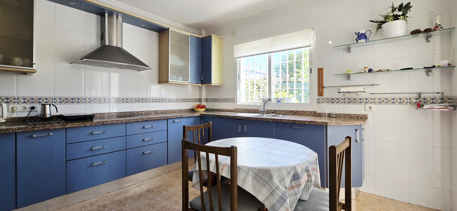 3 soverom Kjedet enebolig til salgs i Mezquitilla med svømmebasseng - € 435 000 (Ref: 9360468)