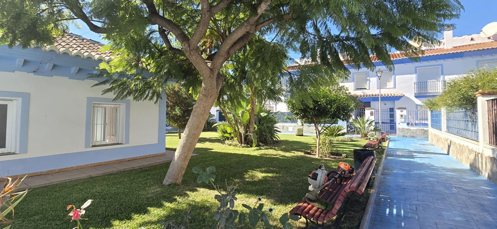 3 soverom Kjedet enebolig til salgs i Mezquitilla med svømmebasseng - € 435 000 (Ref: 9360468)