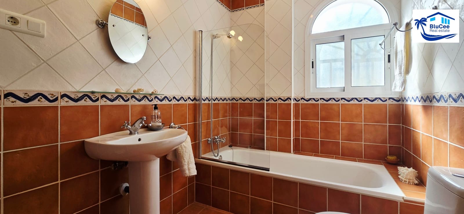 3 chambre Villa/Maison à vendre à Velez-Malaga avec piscine garage - 425 000 € (Ref: 9373887)