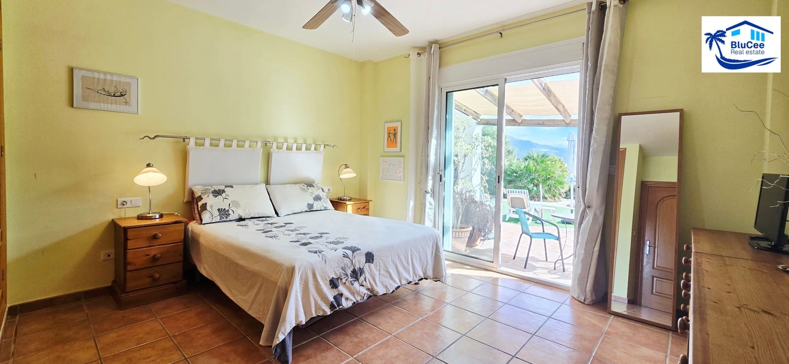 3 chambre Villa/Maison à vendre à Velez-Malaga avec piscine garage - 425 000 € (Ref: 9373887)