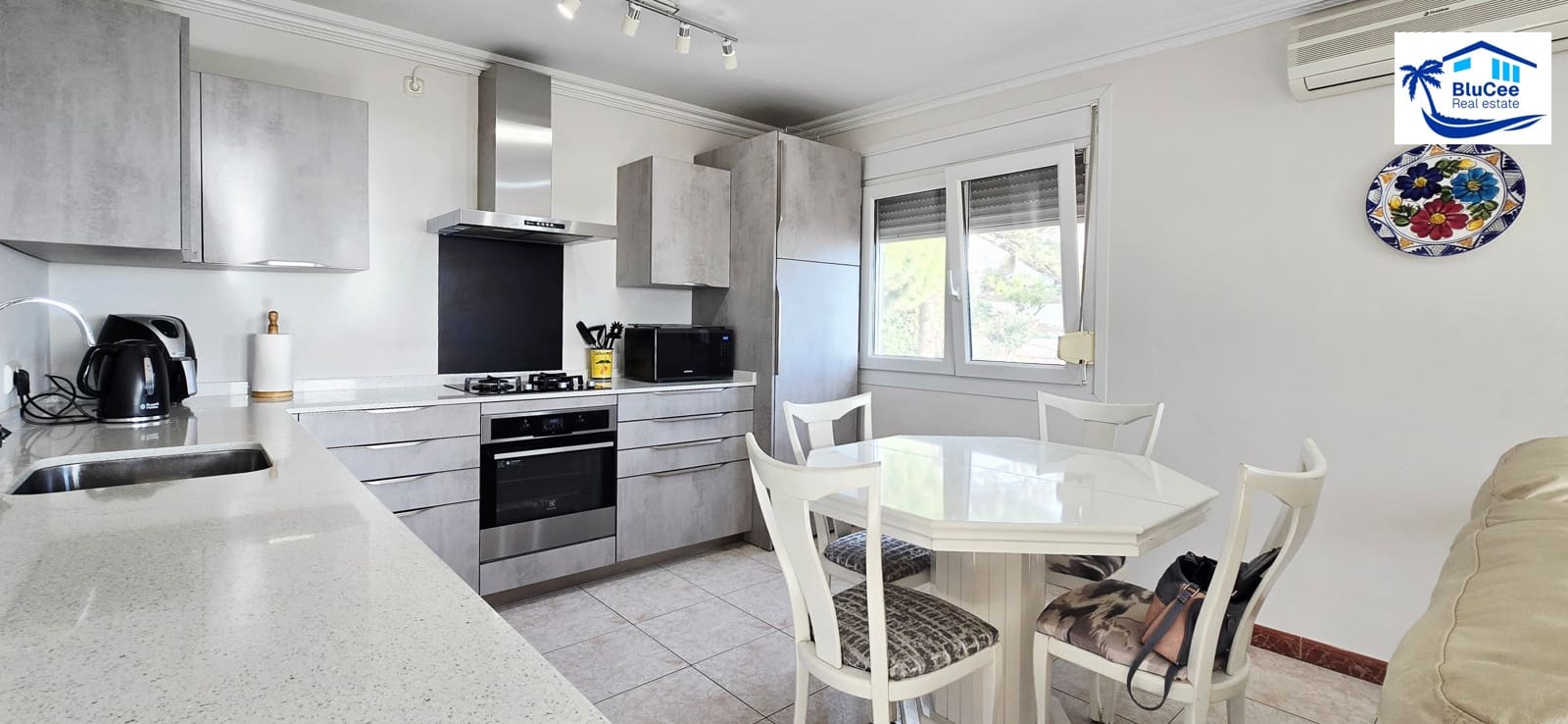 3 makuuhuone Huvila myytävänä paikassa Caleta de Velez mukana uima-altaan - 475 000 € (Ref: 9374295)