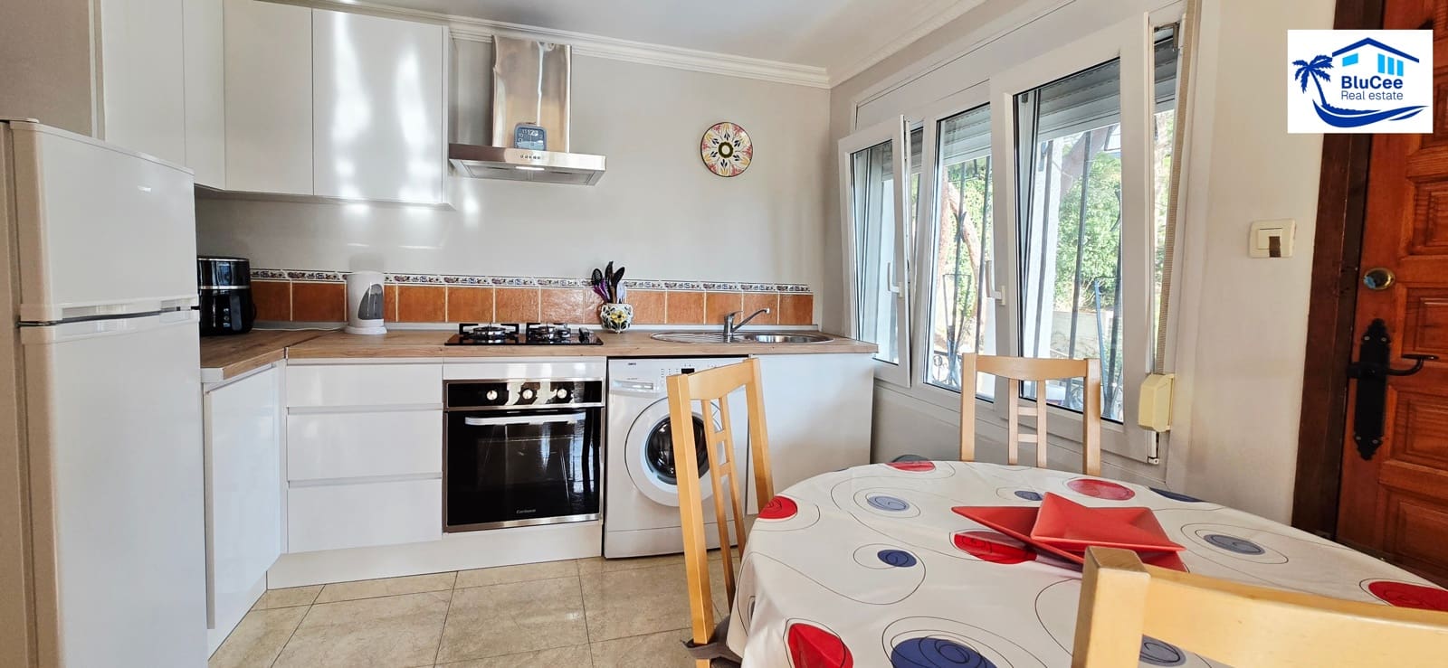 3 makuuhuone Huvila myytävänä paikassa Caleta de Velez mukana uima-altaan - 475 000 € (Ref: 9374295)