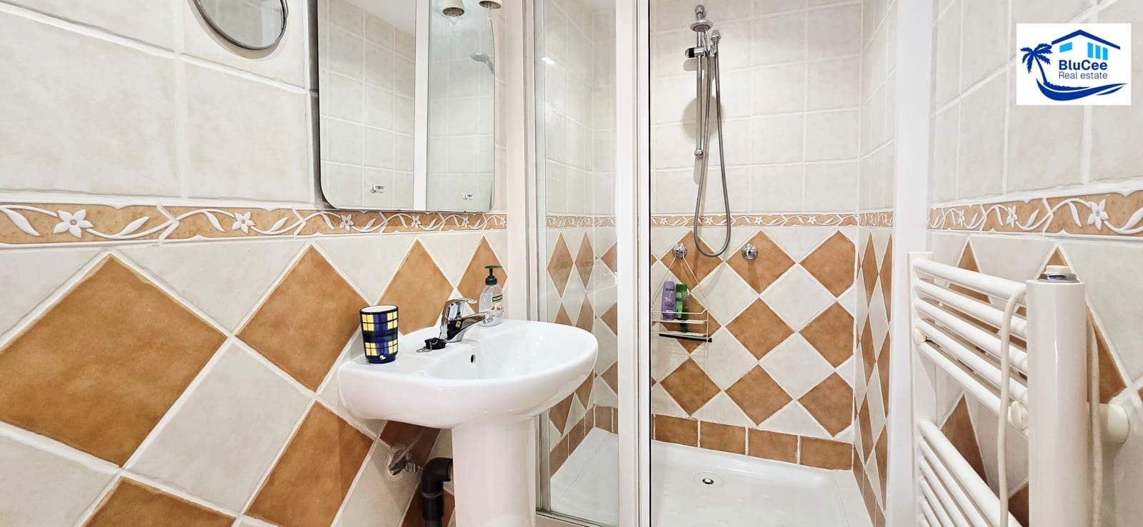 3 makuuhuone Huvila myytävänä paikassa Caleta de Velez mukana uima-altaan - 475 000 € (Ref: 9374295)