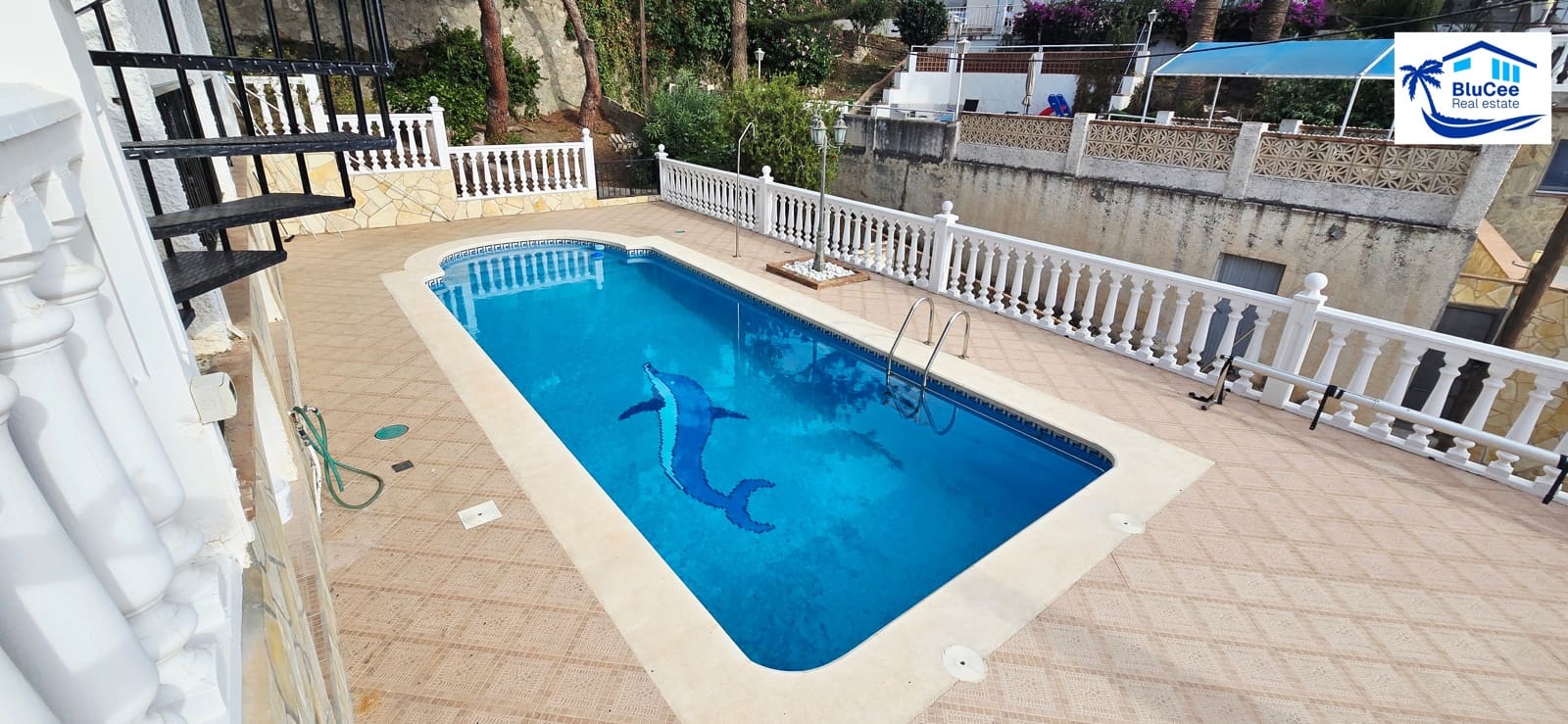 3 makuuhuone Huvila myytävänä paikassa Caleta de Velez mukana uima-altaan - 475 000 € (Ref: 9374295)