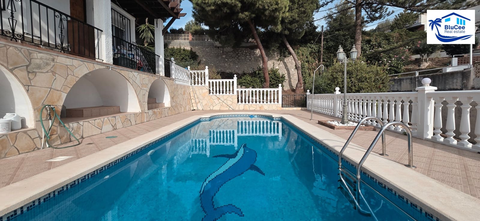 3 makuuhuone Huvila myytävänä paikassa Caleta de Velez mukana uima-altaan - 475 000 € (Ref: 9374295)