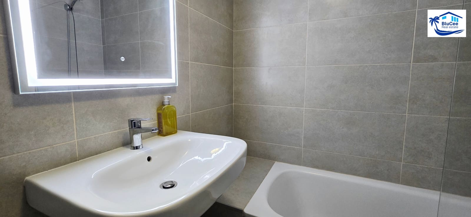 2 bedroom Apartment for sale in Rincon de la Victoria with pool garage - € 325,000 (Ref: 9473290)