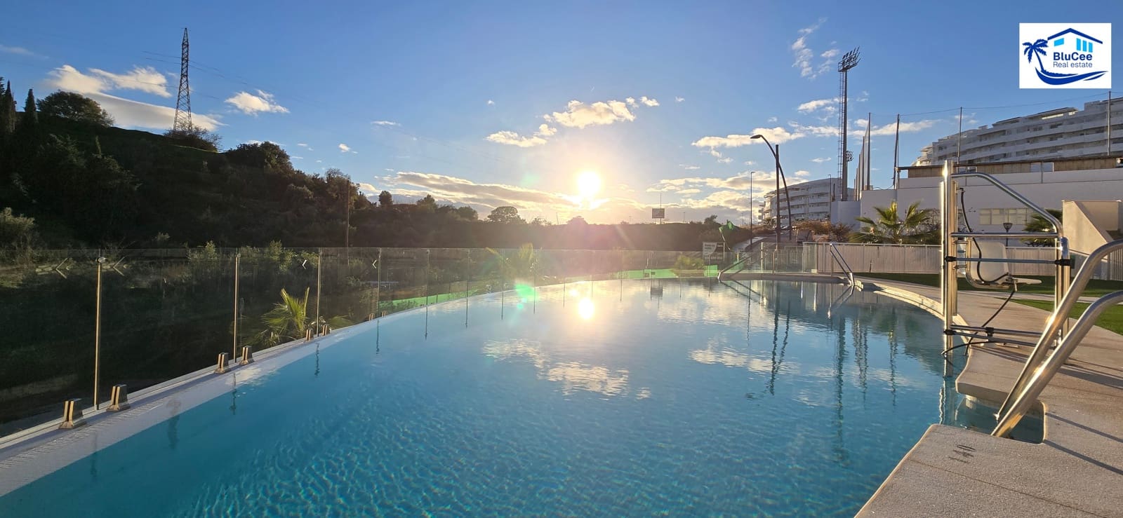 2 bedroom Apartment for sale in Rincon de la Victoria with pool garage - € 325,000 (Ref: 9473290)