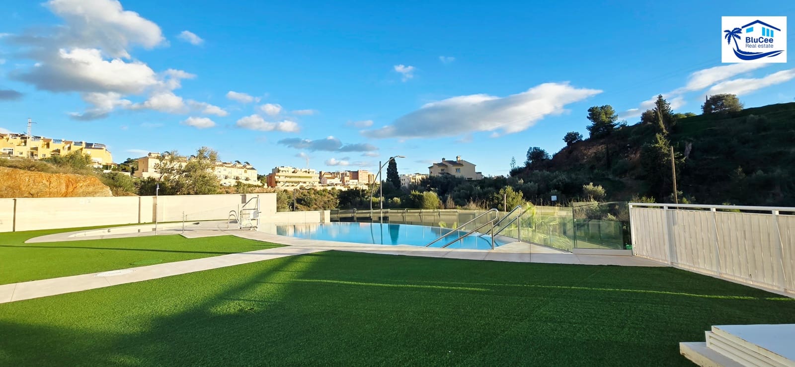 2 bedroom Apartment for sale in Rincon de la Victoria with pool garage - € 325,000 (Ref: 9473290)