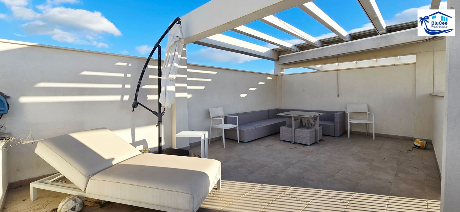 2 bedroom Apartment for sale in Rincon de la Victoria with pool garage - € 325,000 (Ref: 9473290)