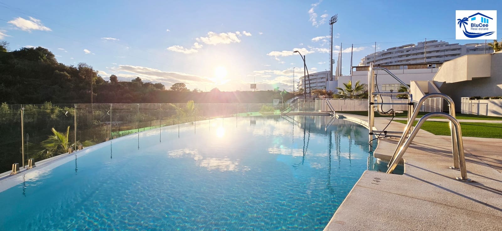 2 bedroom Apartment for sale in Rincon de la Victoria with pool garage - € 325,000 (Ref: 9473290)