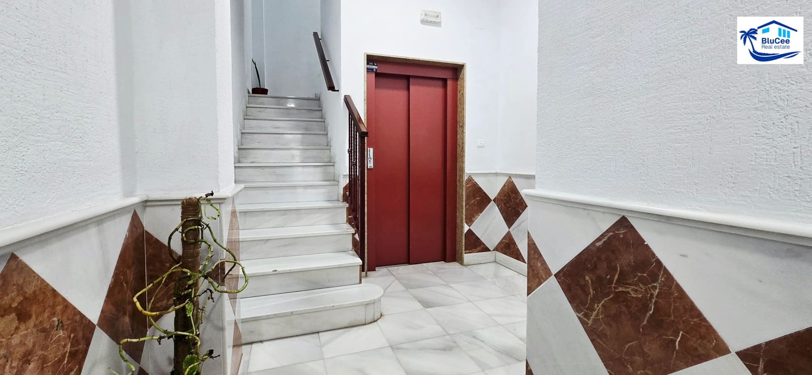 1 bedroom Apartment for sale in Caleta de Velez - € 208,000 (Ref: 9474468)