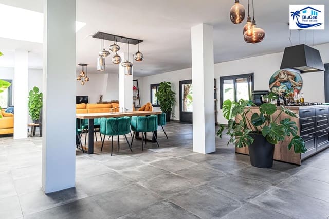 3 sypialnia Finka/Dom wiejski na sprzedaż w Vélez-Málaga z garażem - 1 150 000 € (Ref: 9541876)