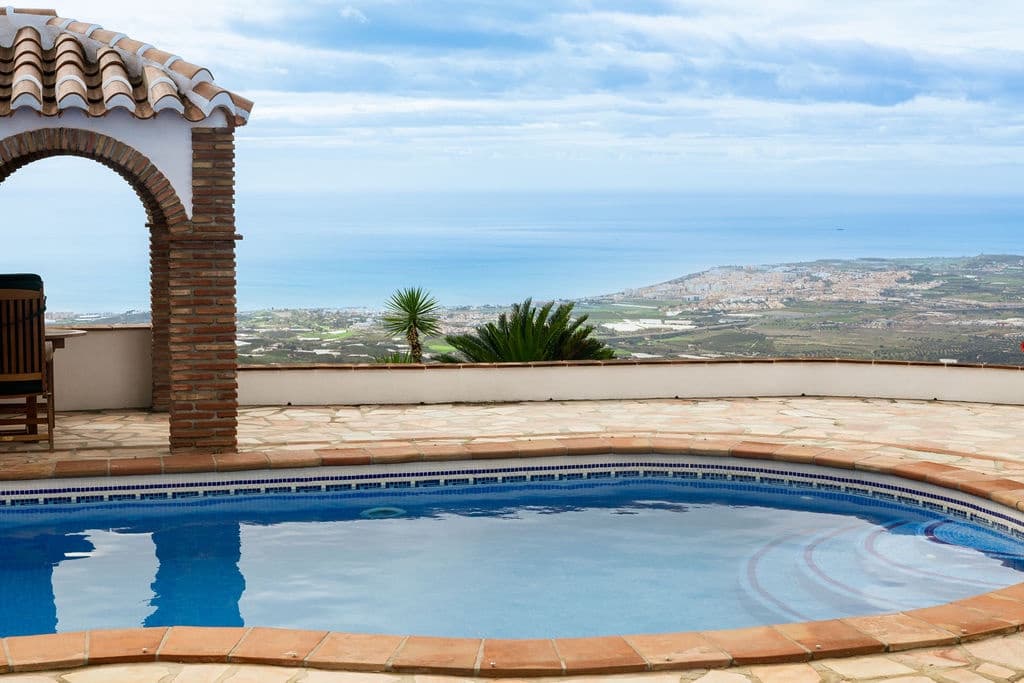 4 soverom Villa til salgs i Velez-Malaga med svømmebasseng garasje - € 725 000 (Ref: 9614299)