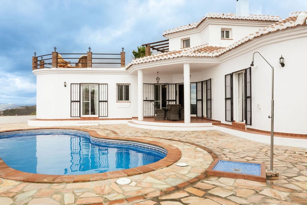 4 soverom Villa til salgs i Velez-Malaga med svømmebasseng garasje - € 725 000 (Ref: 9614299)