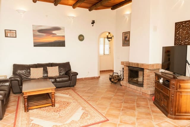4 soverom Villa til salgs i Vélez-Málaga med svømmebasseng garasje - € 725 000 (Ref: 9614299)