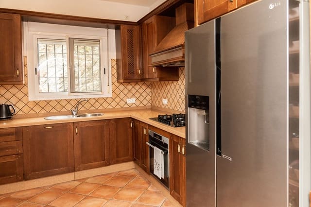 4 soverom Villa til salgs i Vélez-Málaga med svømmebasseng garasje - € 725 000 (Ref: 9614299)