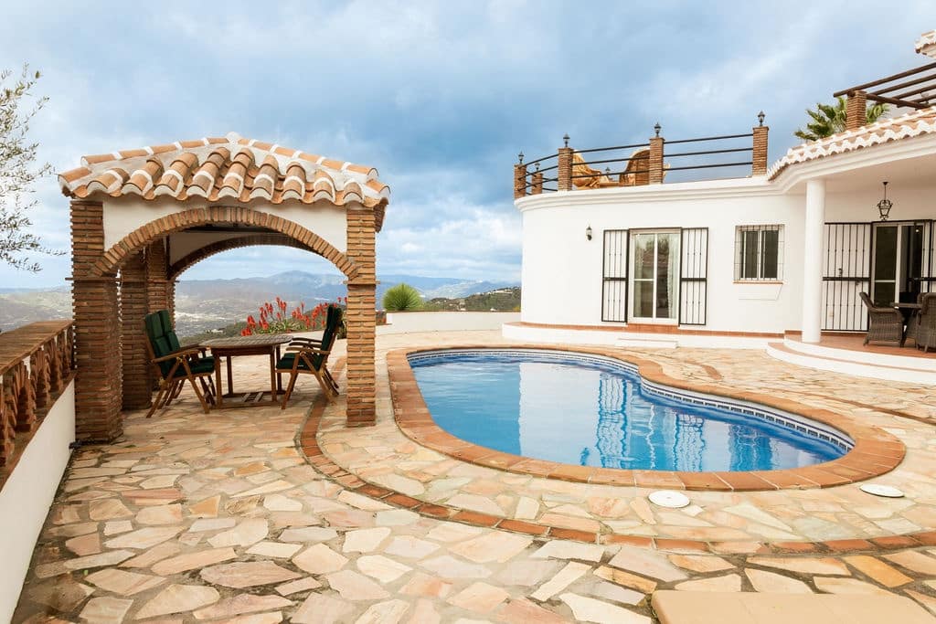 4 soverom Villa til salgs i Velez-Malaga med svømmebasseng garasje - € 725 000 (Ref: 9614299)