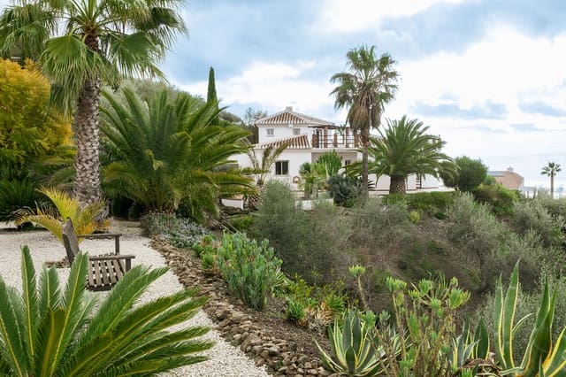 4 soverom Villa til salgs i Vélez-Málaga med svømmebasseng garasje - € 725 000 (Ref: 9614299)