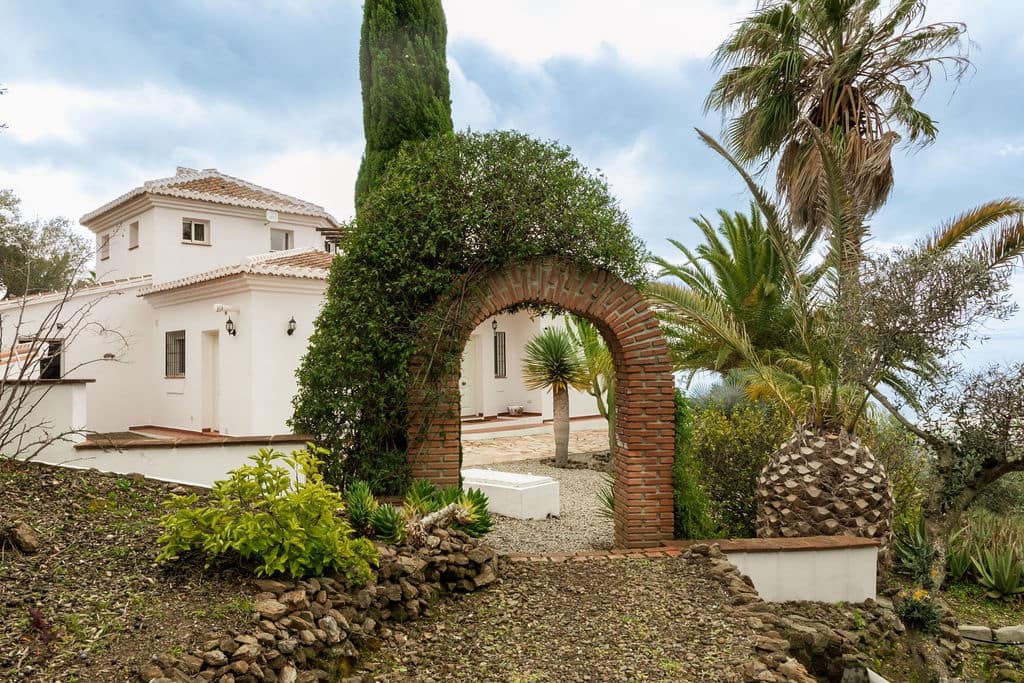 4 soverom Villa til salgs i Velez-Malaga med svømmebasseng garasje - € 725 000 (Ref: 9614299)