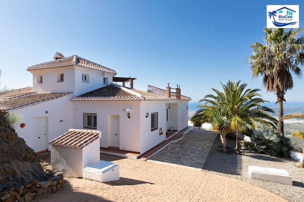 4 sypialnia Willa na sprzedaż w Velez-Malaga z basenem garażem - 725 000 € (Ref: 9614299)