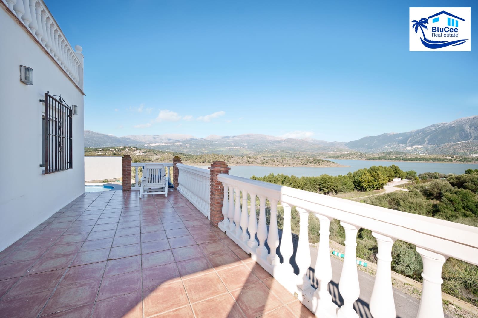 3 soveværelse Villa til salg i Vinuela med swimmingpool garage - € 339.950 (Ref: 9665126)