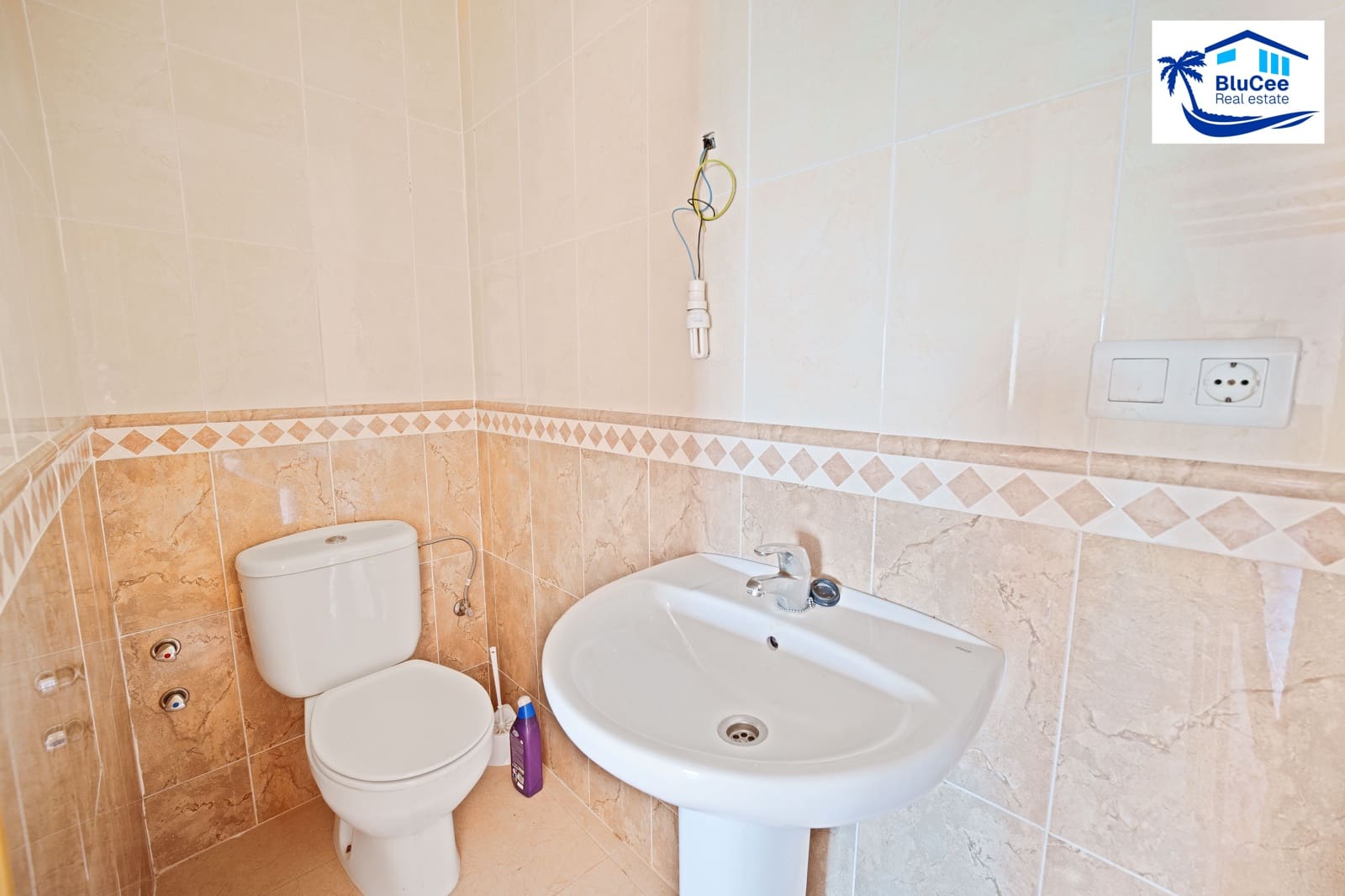 3 soveværelse Villa til salg i Vinuela med swimmingpool garage - € 339.950 (Ref: 9665126)