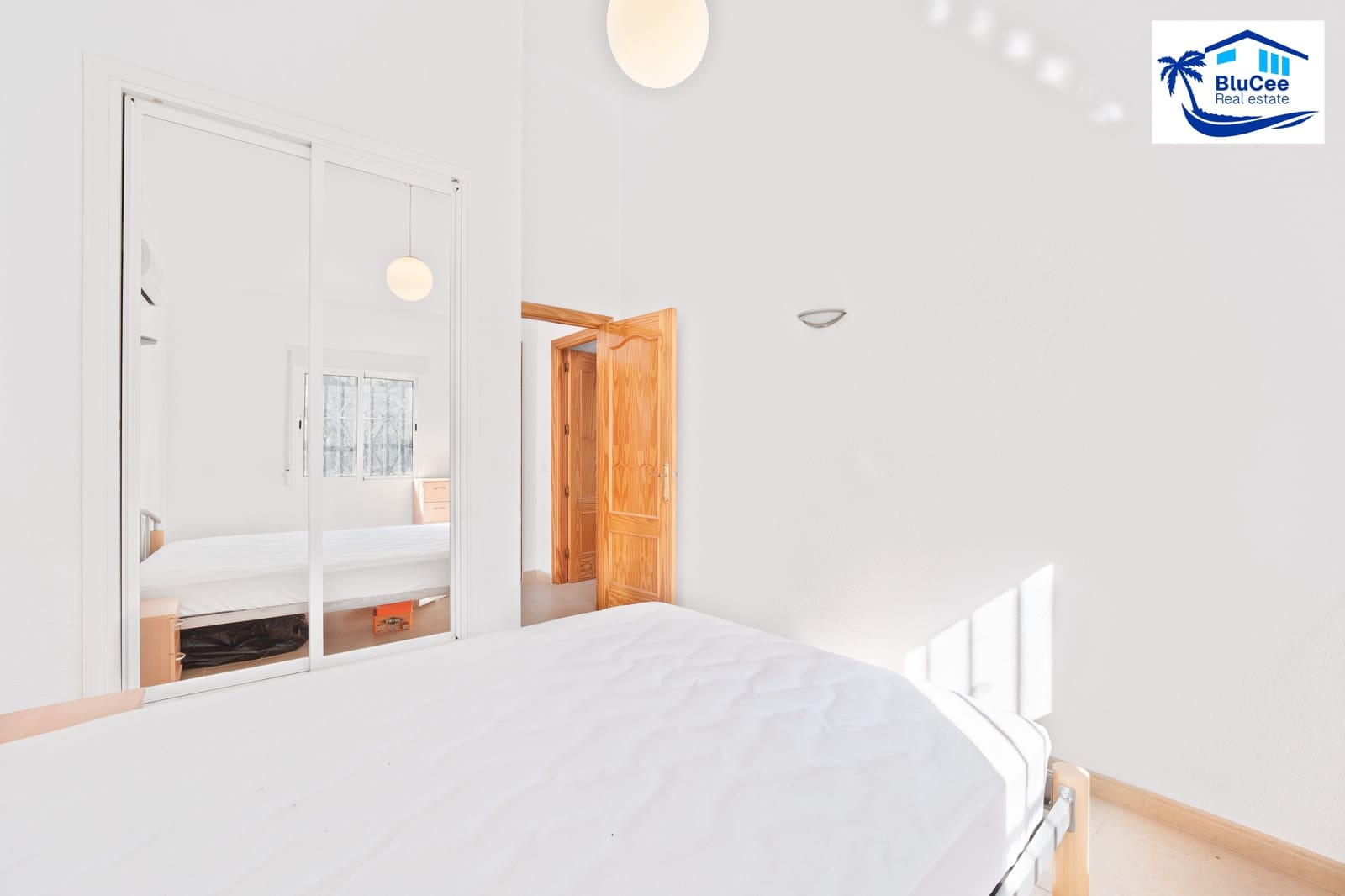 3 soveværelse Villa til salg i Vinuela med swimmingpool garage - € 339.950 (Ref: 9665126)