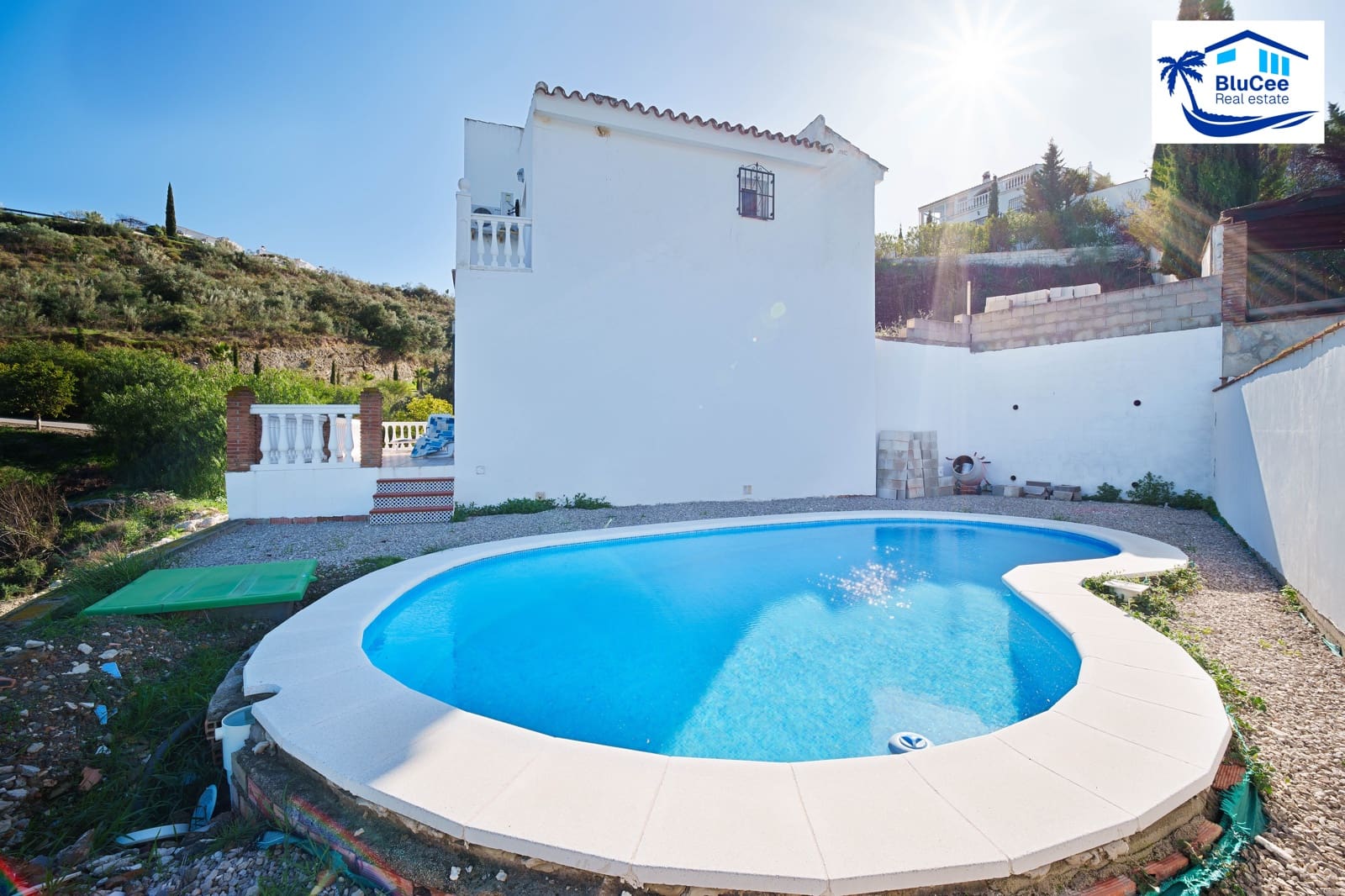 3 soveværelse Villa til salg i Vinuela med swimmingpool garage - € 339.950 (Ref: 9665126)